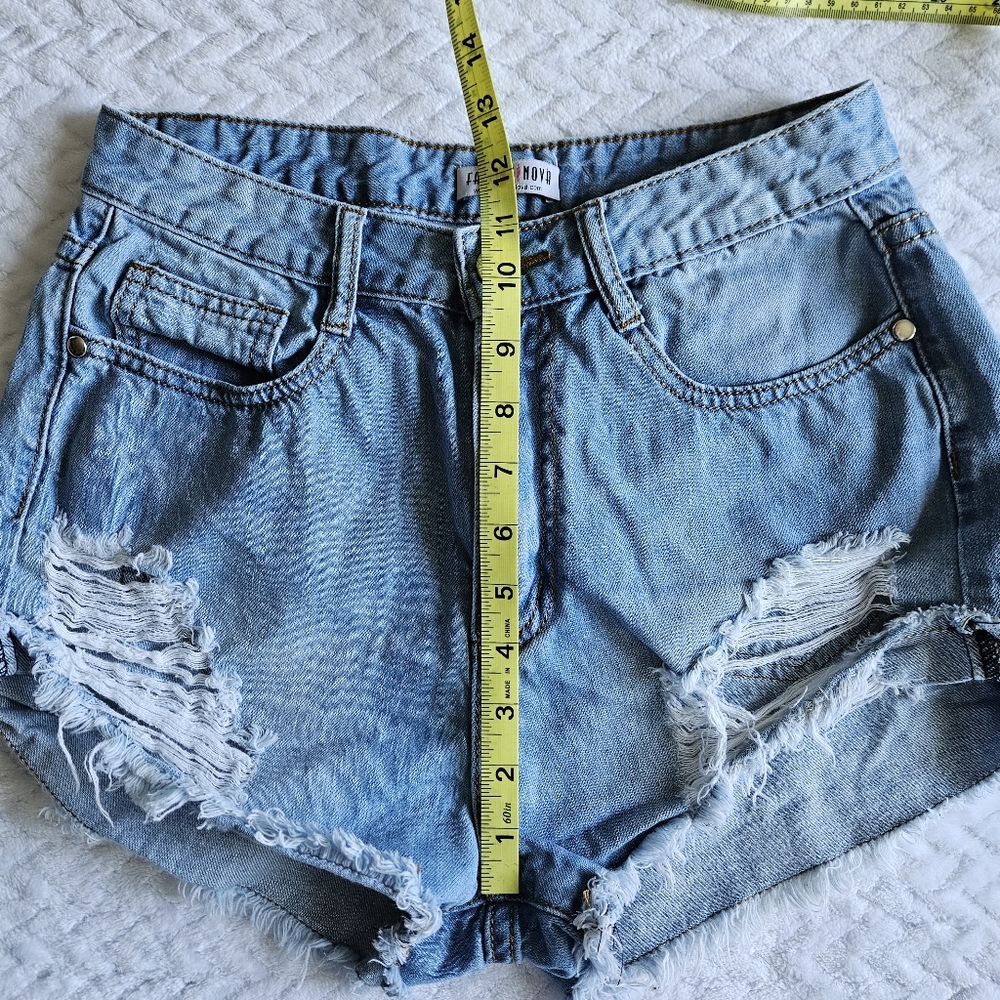 Fashion Nova Hi-Rise Cut-Off Denim Shorts Size Medium (28) - Picture 9 of 12